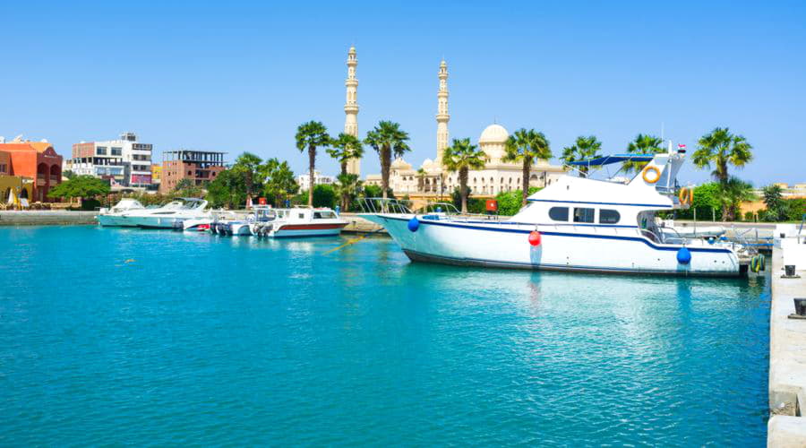 We offer a diverse selection of car rental options in Hurghada.